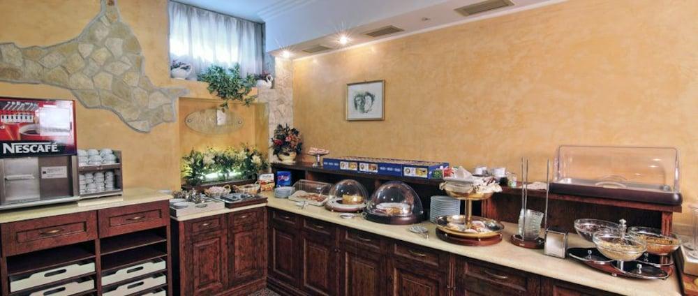 Hotel Aurora Wellness & Spa Tivoli Terme Extérieur photo